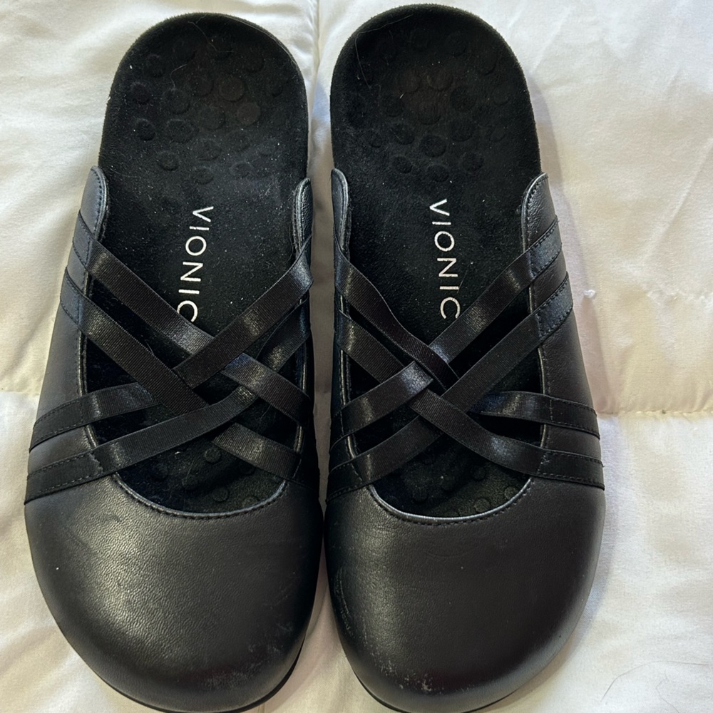 Vionic Black Crisscross Mules